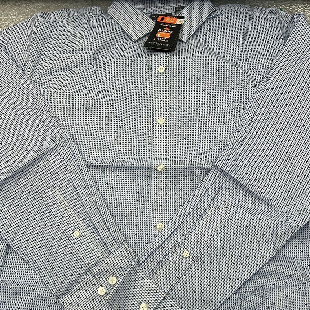 Van Heusen wrinkle free stain shield long sleeve shirt large